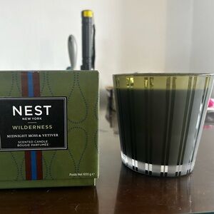 Beautiful smelling even when it’s not burning 💚